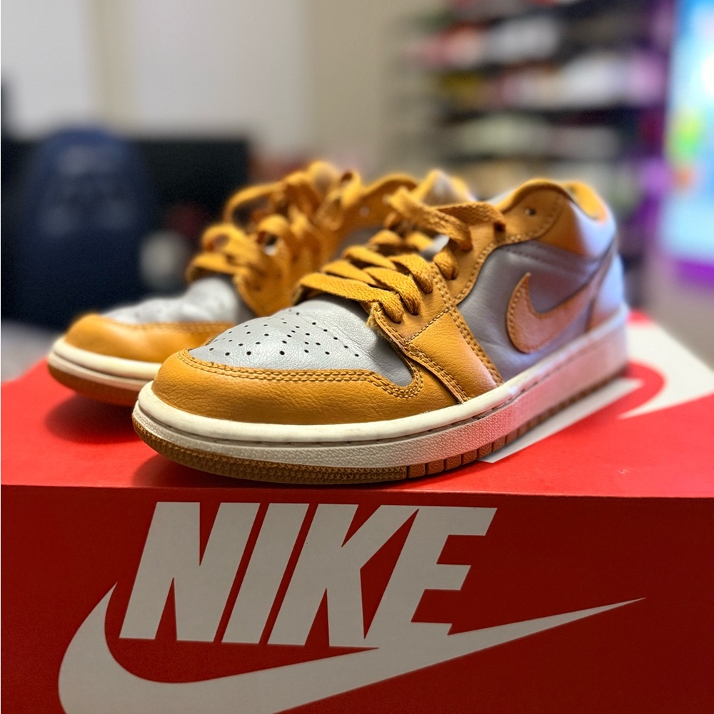 Nike Kids' Mustard and Gray Sneakers 6Y/7.5W